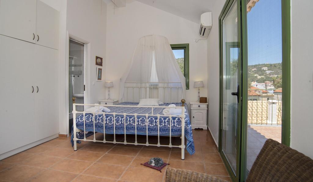 Avra Gaios Quarto foto